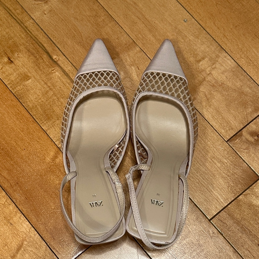 Zara Women's Tan Mesh Pointed Flats